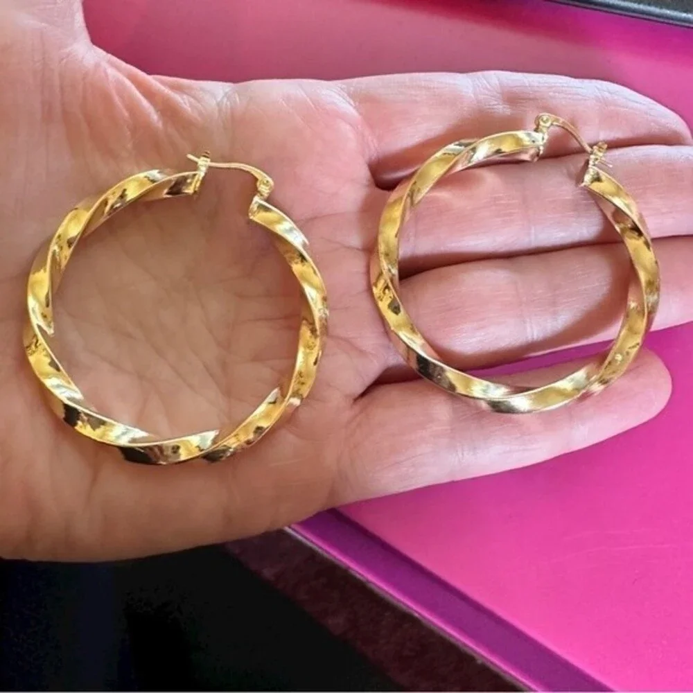 Gold Tone Twisted 2 inch Hoop‎ Earrings Snap Bar Closures